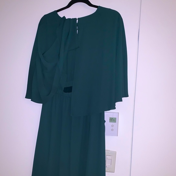 BCBGMAXAZRIA green classy dress size 4 , like brand new - Picture 2 of 3